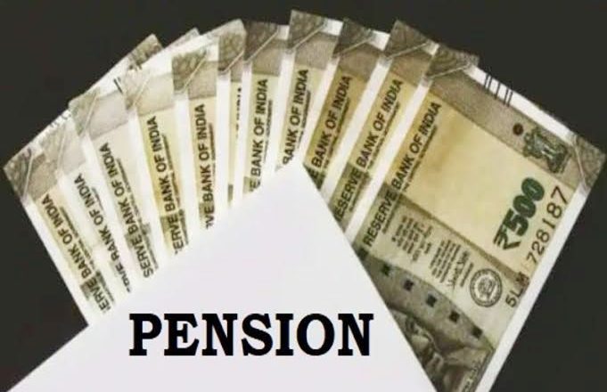 जुन्या पेन्शनच्या मागणीसाठी ८ नोव्हेंबरला राज्यातील साडेसोळा लाख कर्मचाऱ्यांचे राज्यव्यापी आंदोलन, सरकारला दिला निर्वाणीचा इशारा