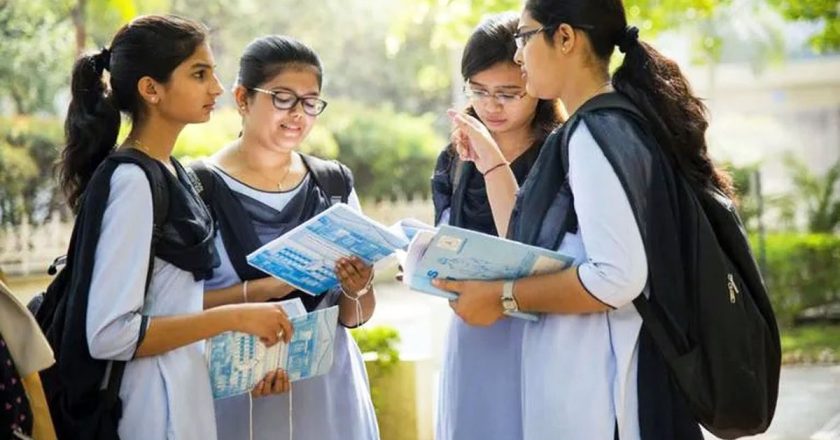विहित नमुन्यात EWS प्रमाणपत्र सादर न केलेल्या विद्यार्थ्यांना दिलासा, विशेष बाब म्हणून प्रवेश ग्राह्य धरण्याचा निर्णय