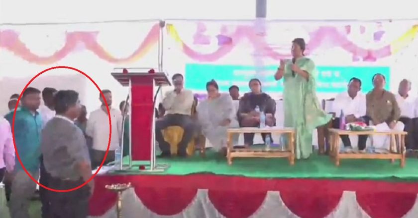 Video: ‘याद राख, नाहीतर तुझ्या कानाखाली मारेन, तुला आत्ताच्या आत्ता बडतर्फ करून टाकेन’; राज्यमंत्री मेघना बोर्डीकरांची भरसभेत ग्रामसेवकाला धमकी