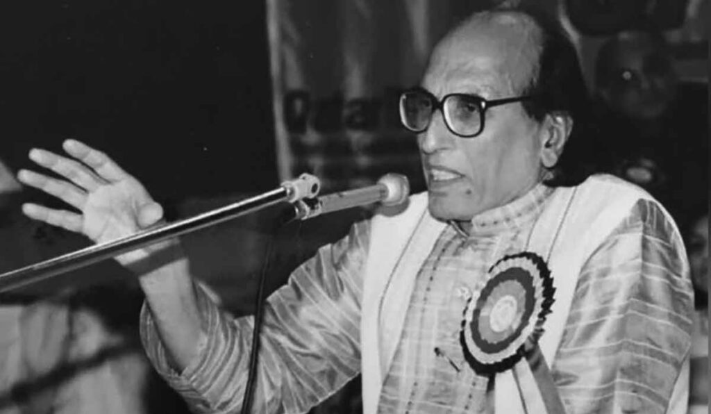 महान शायर बशीर बद्र यांचे निधन, उर्दू गझलेला राजवाड्याबाहेर काढून सर्वसामान्यांपर्यंत पोहोचवणारा ‘आधुनिक गझलांचा उस्ताद’ काळाच्या पडद्याआड!
