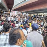 कॉक्रोच जनता पार्टीच्या दिल्लीतील आंदोलनाचे महाराष्ट्रातही पडसाद, छत्रपती संभाजीनगरातील क्रांती चौकात शेकडो विद्यार्थ्यांचे उत्स्फूर्त आंदोलन