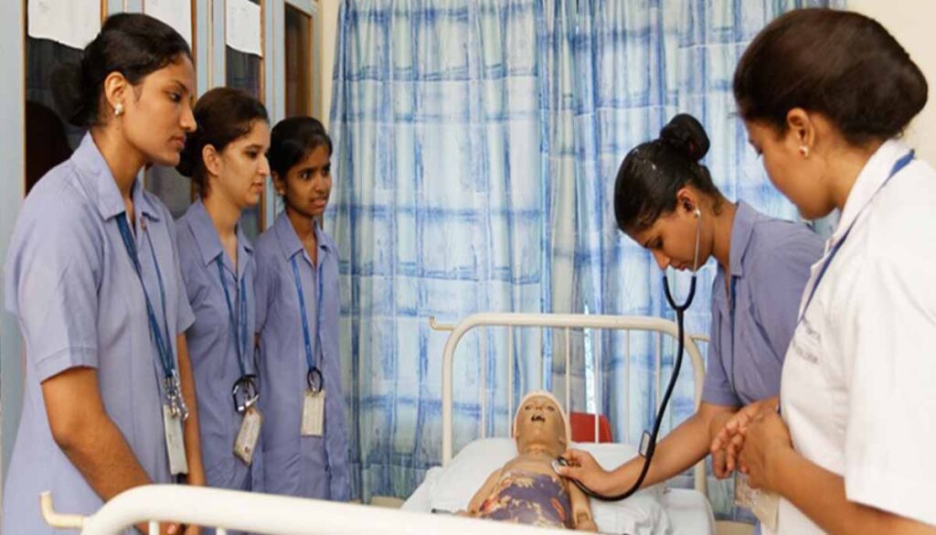 राज्यातील पाच शासकीय बीएस्सी नर्सिंग महाविद्यालयांची प्रवेश क्षमता ५० वरून १०० वर,  दहा ठिकाणी सुरू करणार नवीन शासकीय बीएस्सी नर्सिंग महाविद्यालये